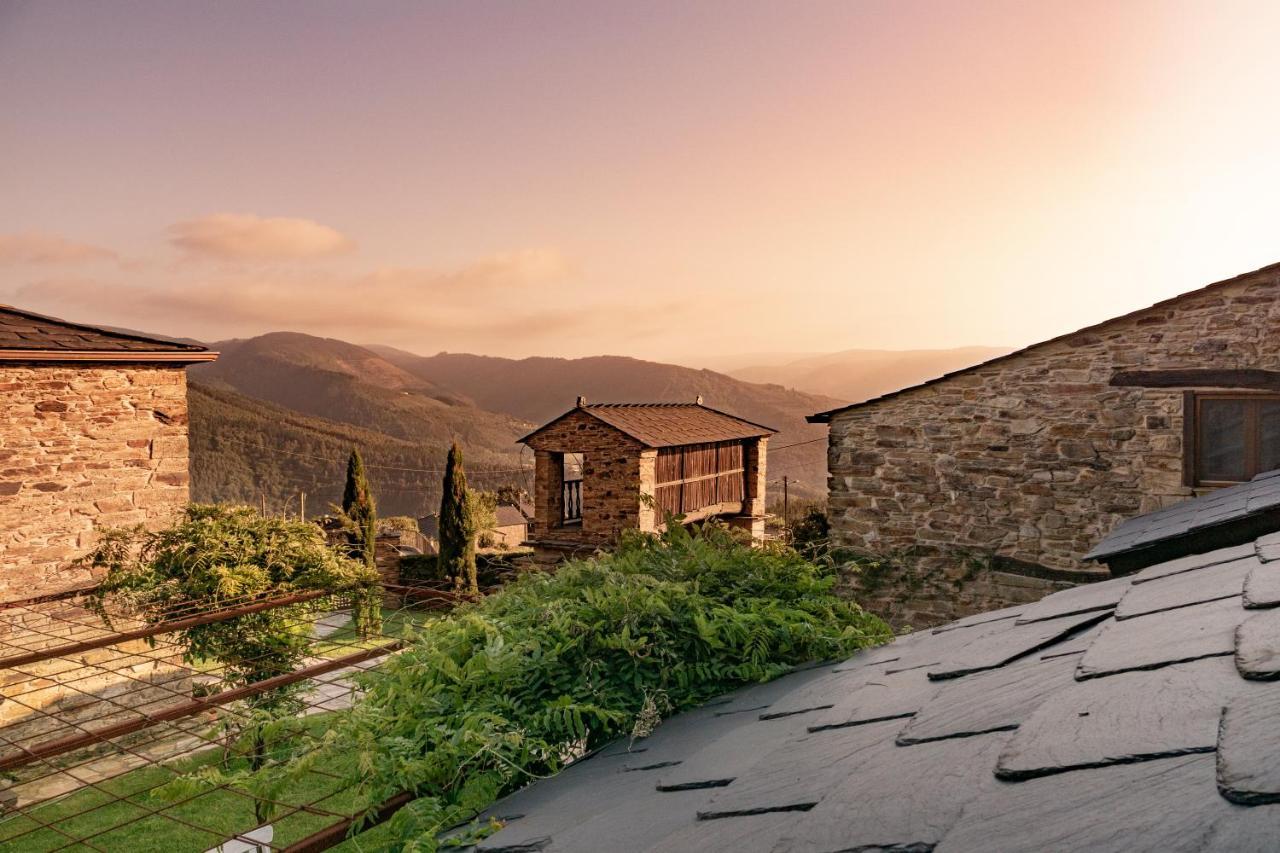 Complejo Rural Lar De Vies Guest House A Pontenova Bagian luar foto